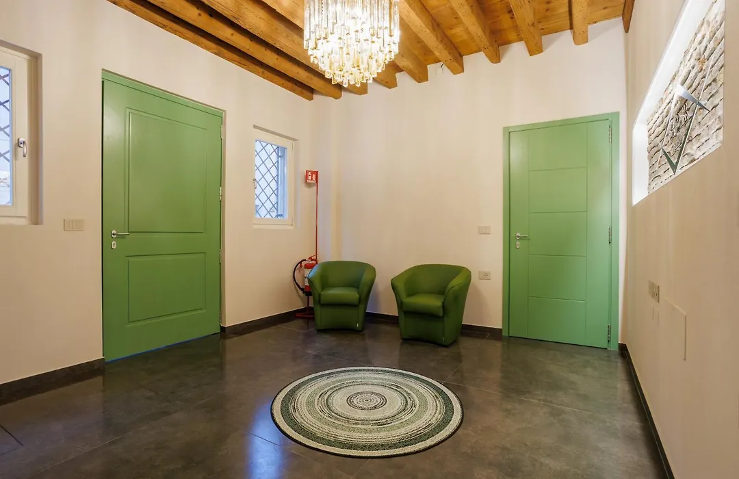 1823 Room-1